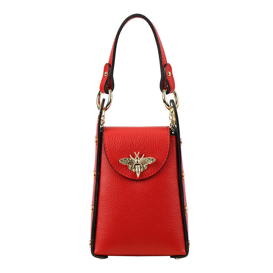 Malá červená imidžová kabelka do ruky s brošňou