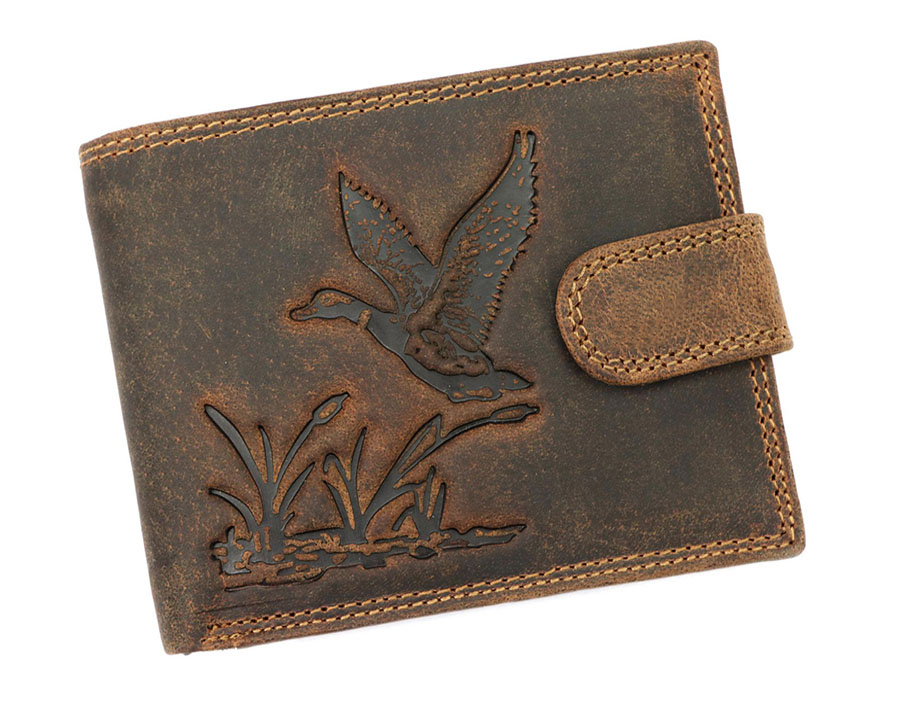Detail produktu Hnedá brúsená kožená peňaženka s poľovníckym motívom kačky
